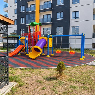 Dış Mekan Çocuk Oyun Parkı 9.5x5.5m, Üç Kaydıraklı Klasik Model
