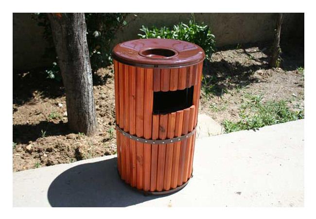 Ahşap Çöp Kovası