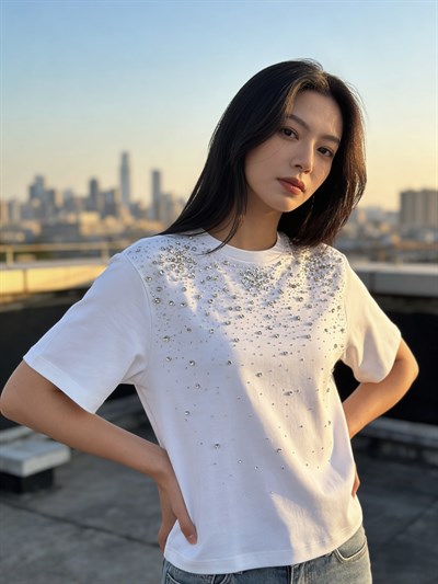ÖNÜ TAŞLI TSHIRT
