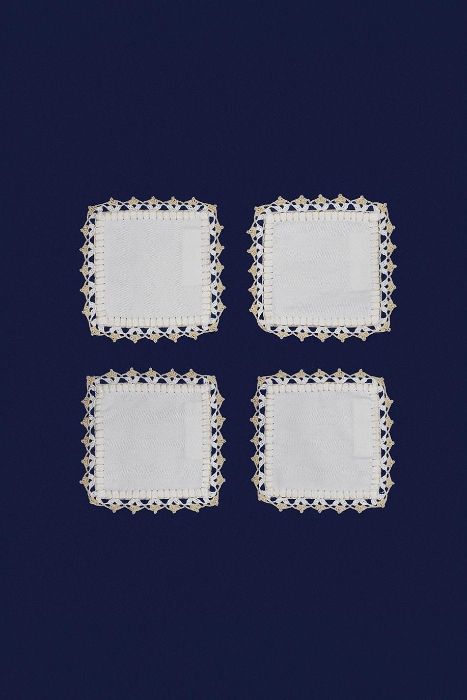 4'lü Dantel İşlemeli Bej-Beyaz Bardak Altlığı