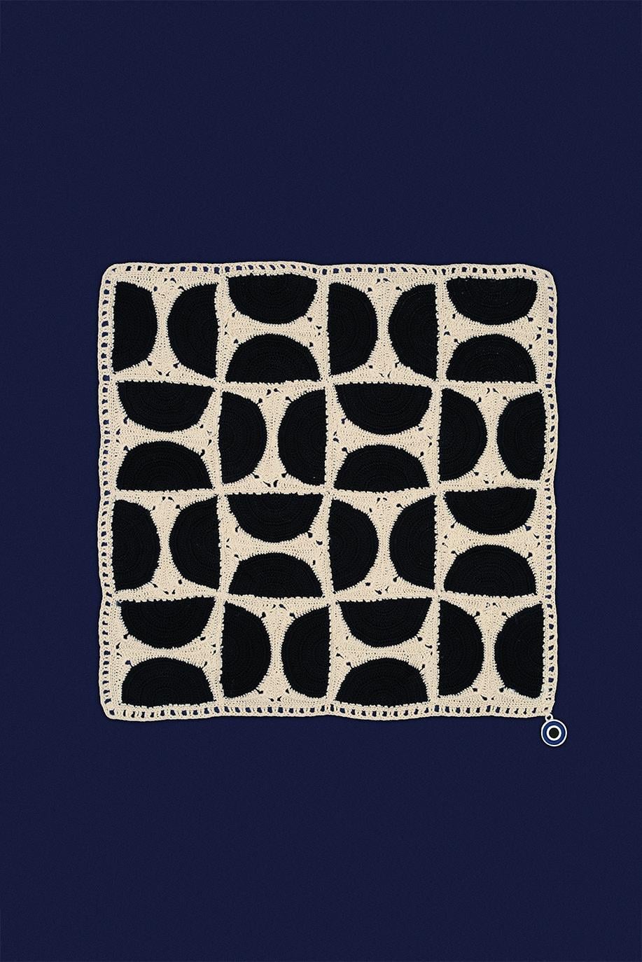 Krem Siyah Circus El İşi Dantel Örtü