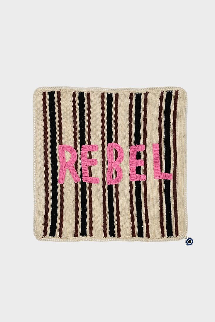 Rebel Yazılı El İşi Dantel Örtü