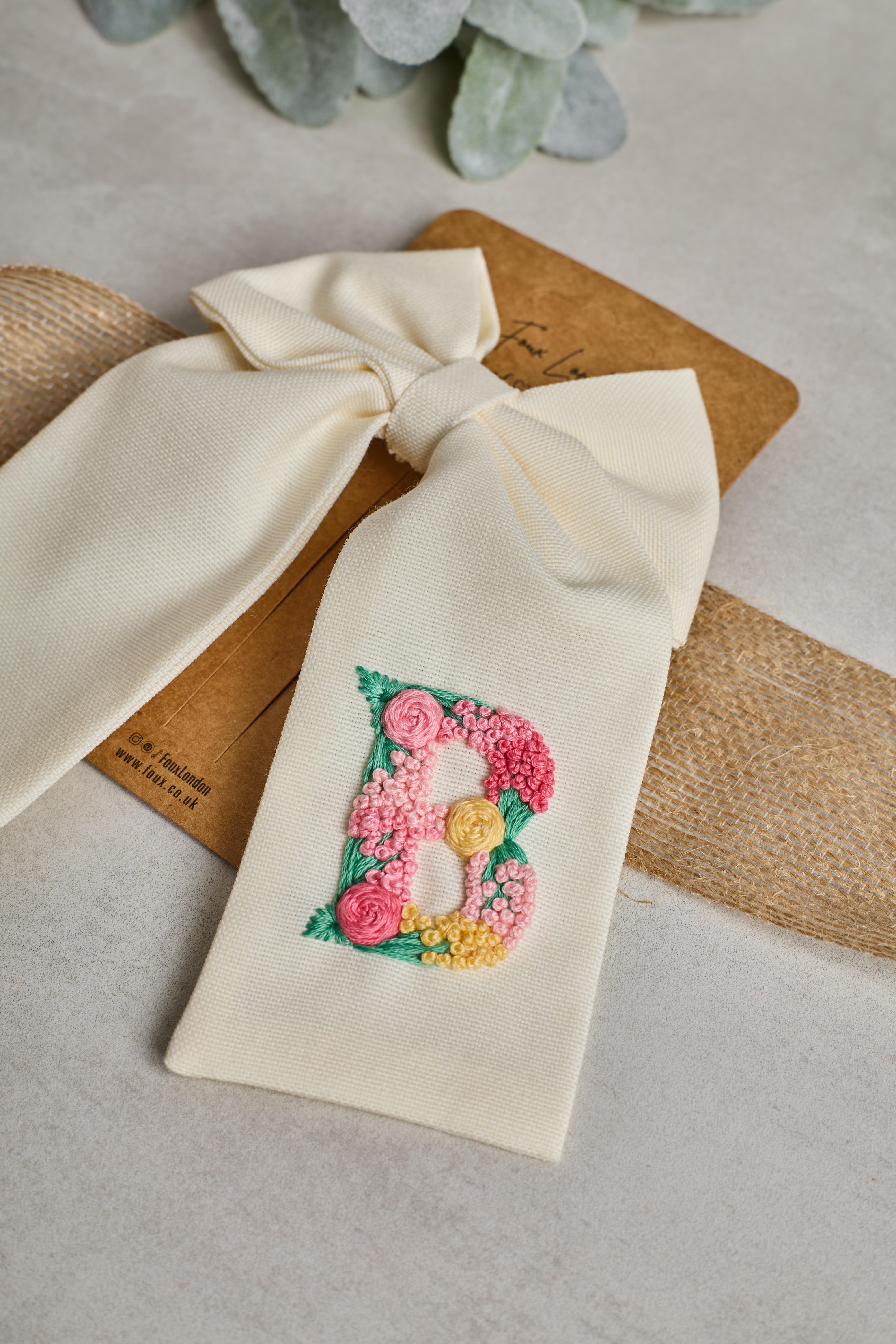B İşlemeli Fiyonk Toka