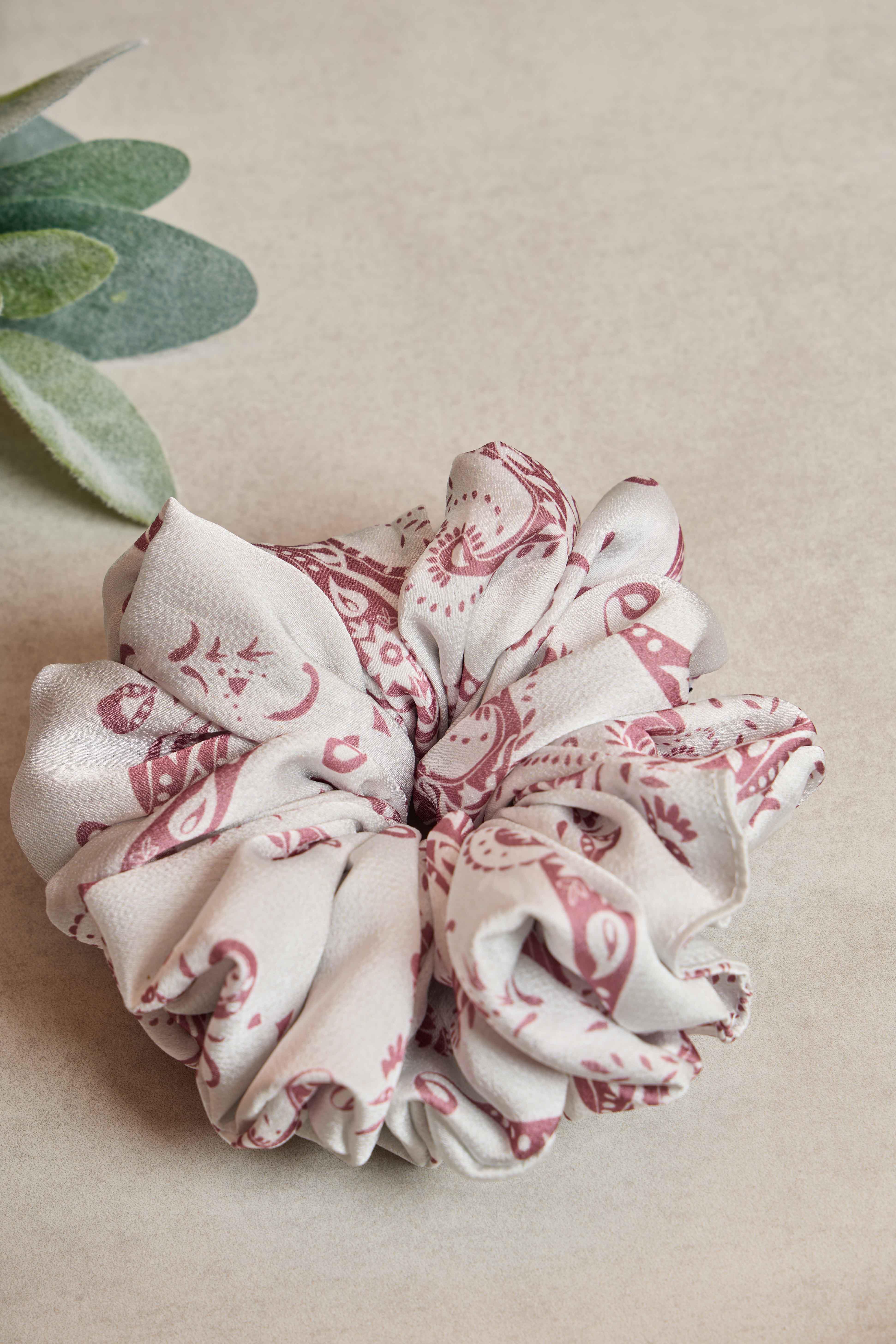 Buta Bol Büzgülü Scrunchie