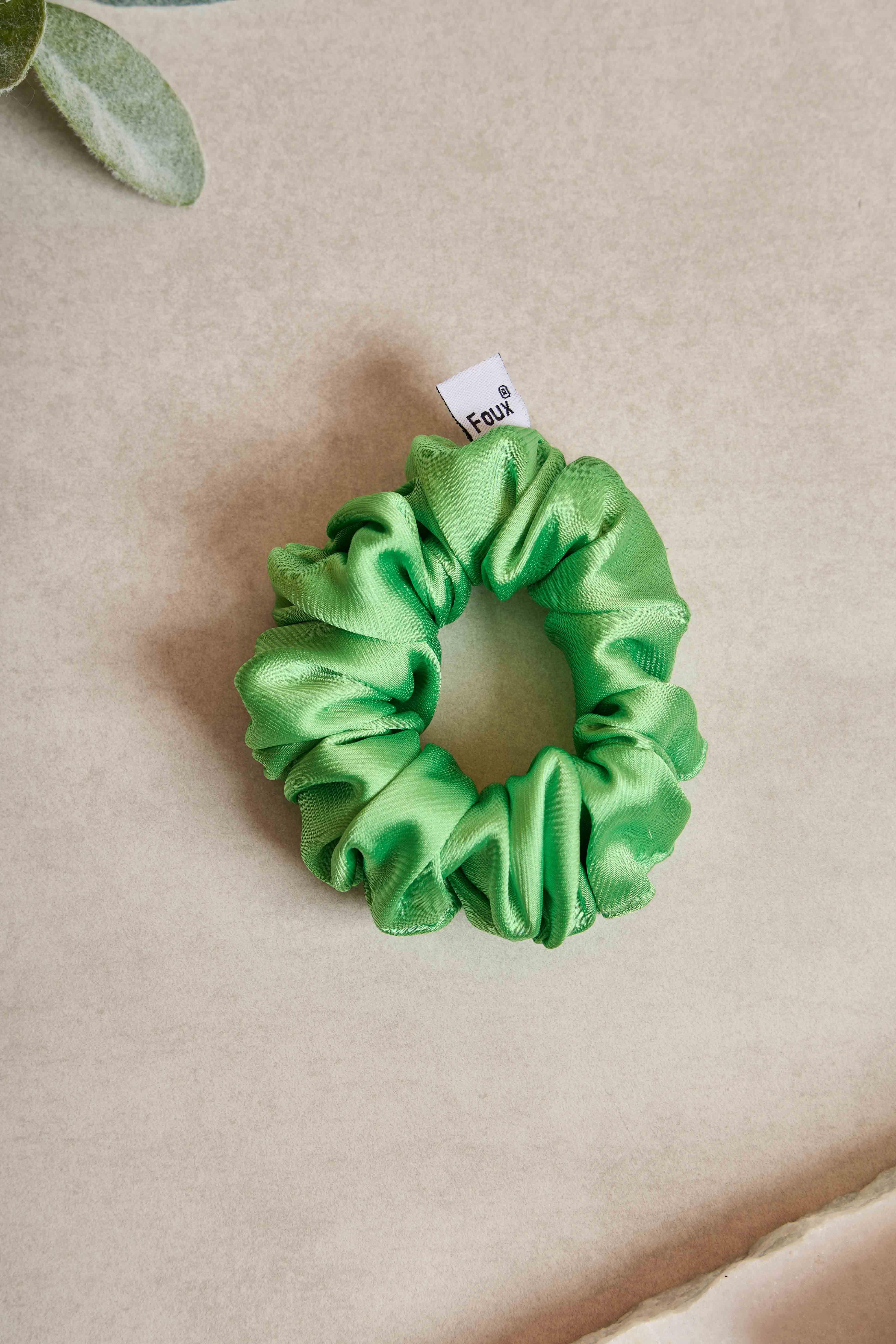 Fıstık Yeşili Small Scrunchie