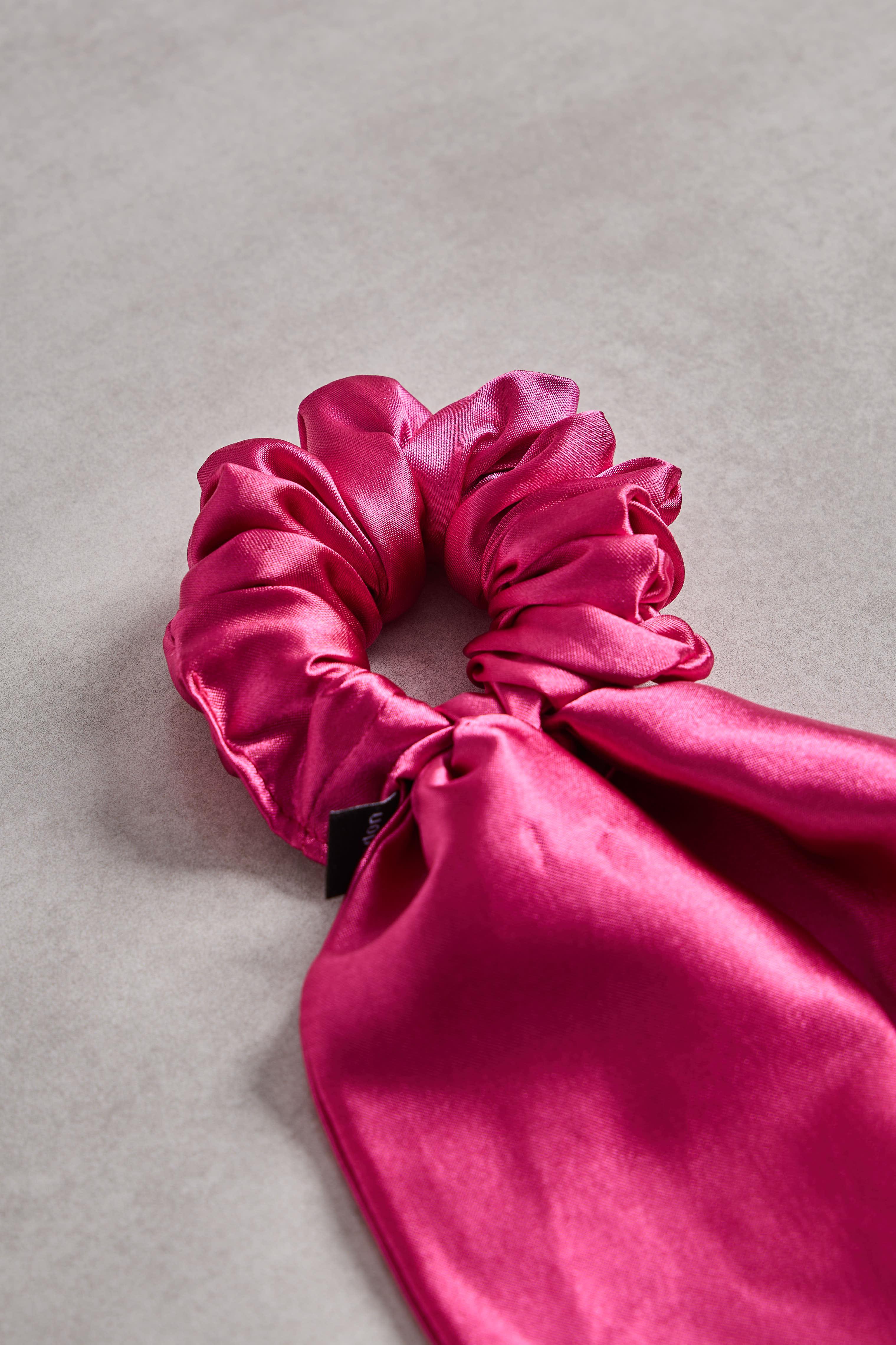 Fuşya Kuyruklu Sateen Scrunchie