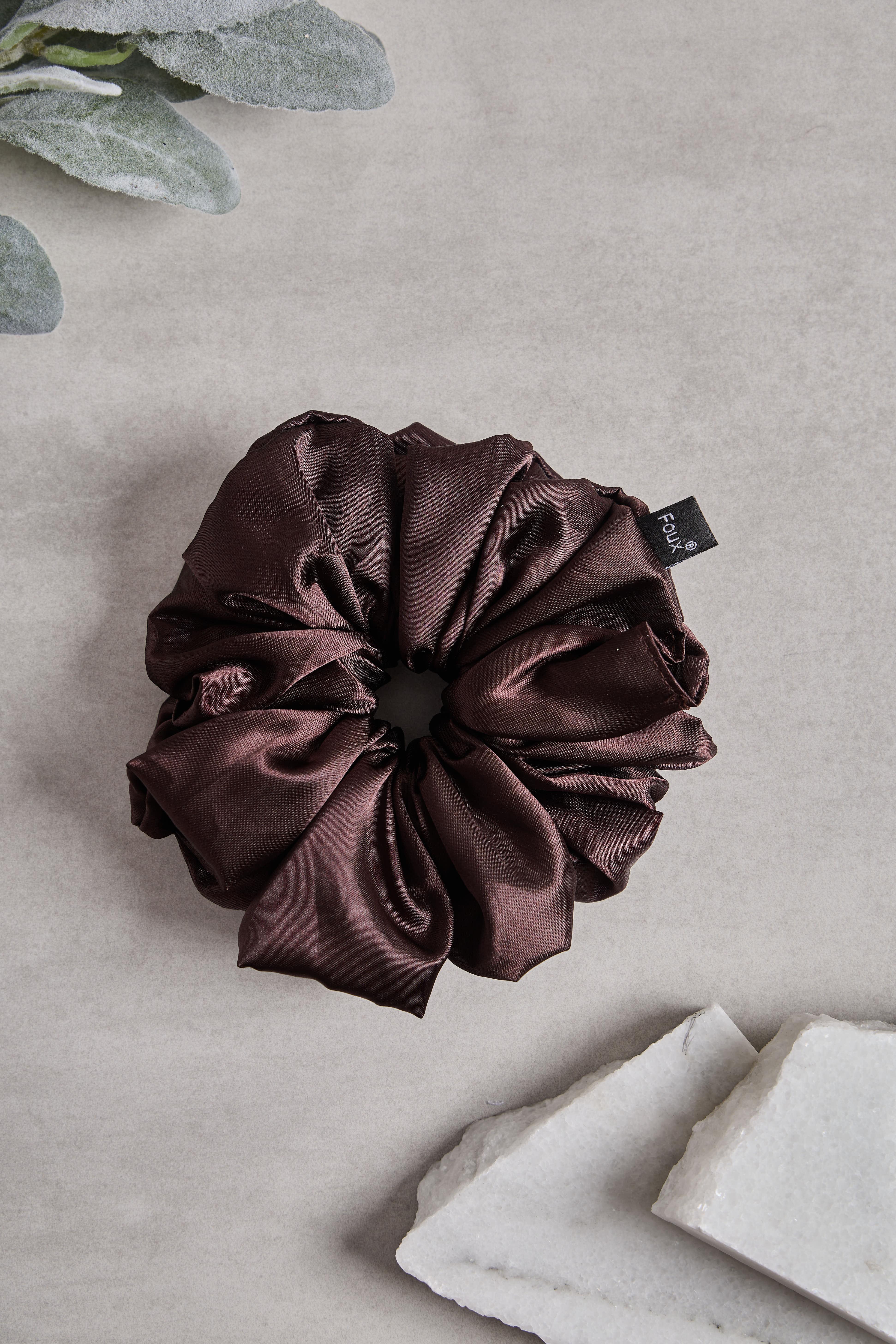 Kahverengi Bol Büzgülü Sateen Scrunchie