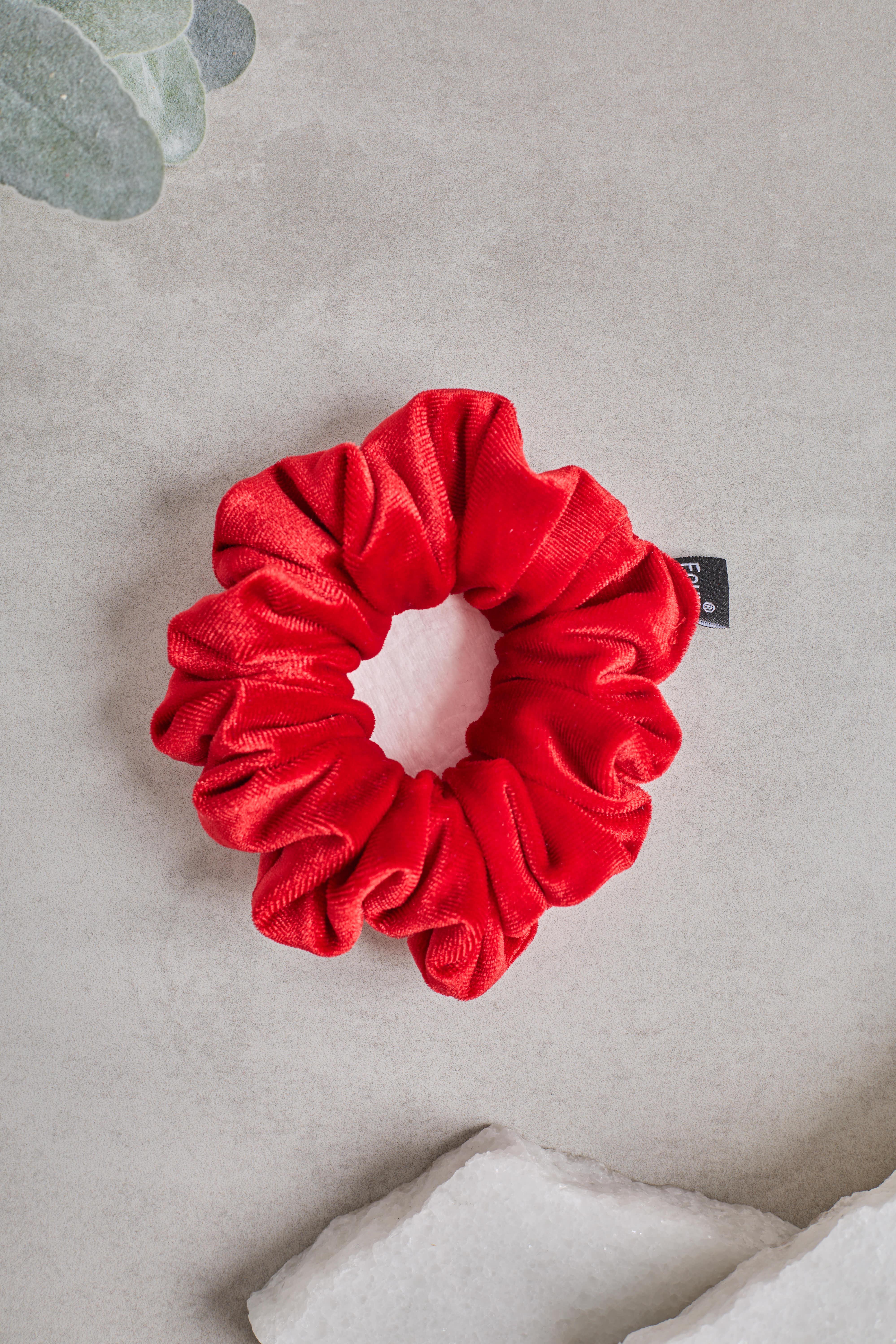 Kırmızı Kadife Small Scrunchie