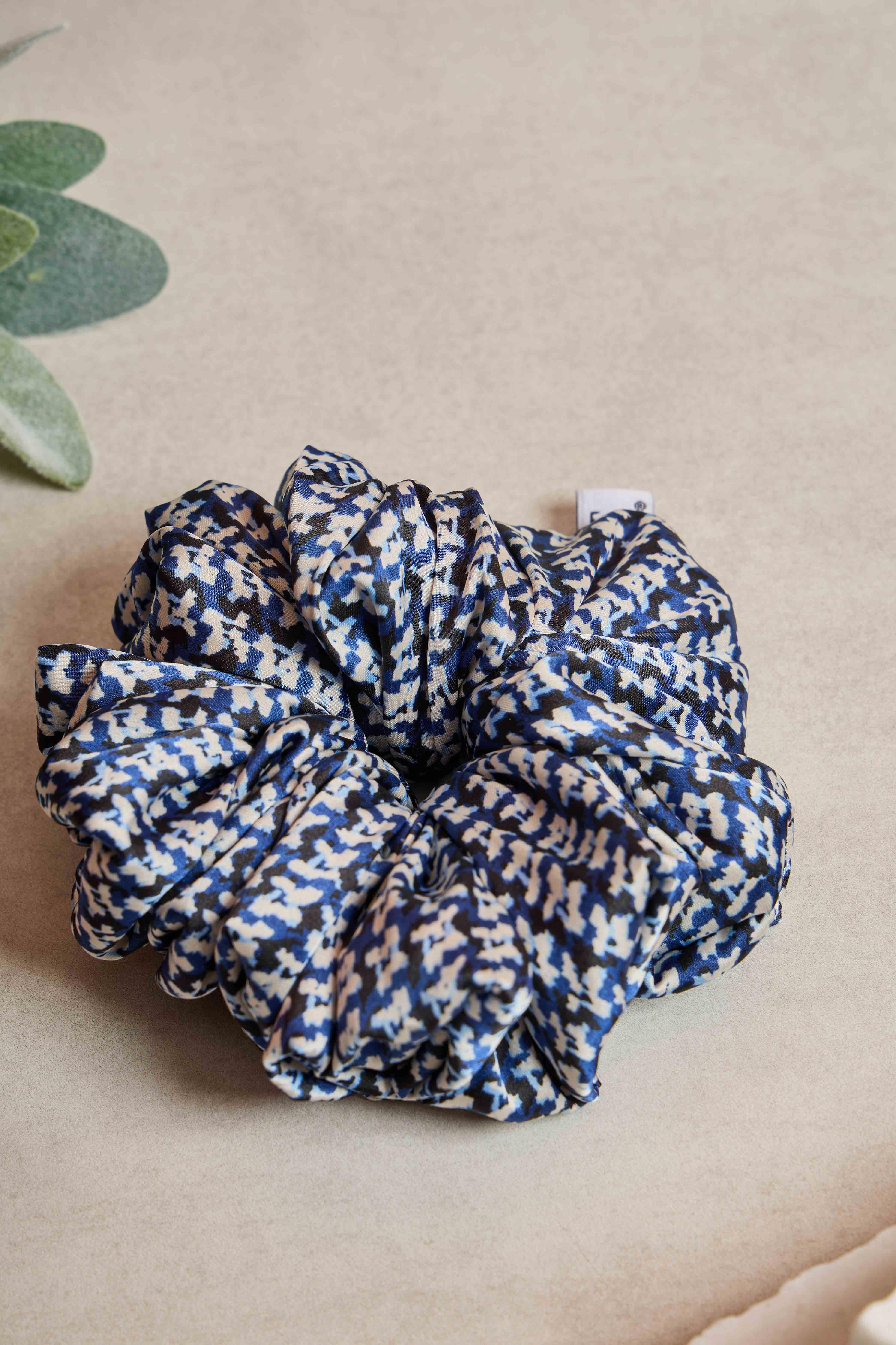 Mavi Ebruli Bol Büzgülü Scrunchie