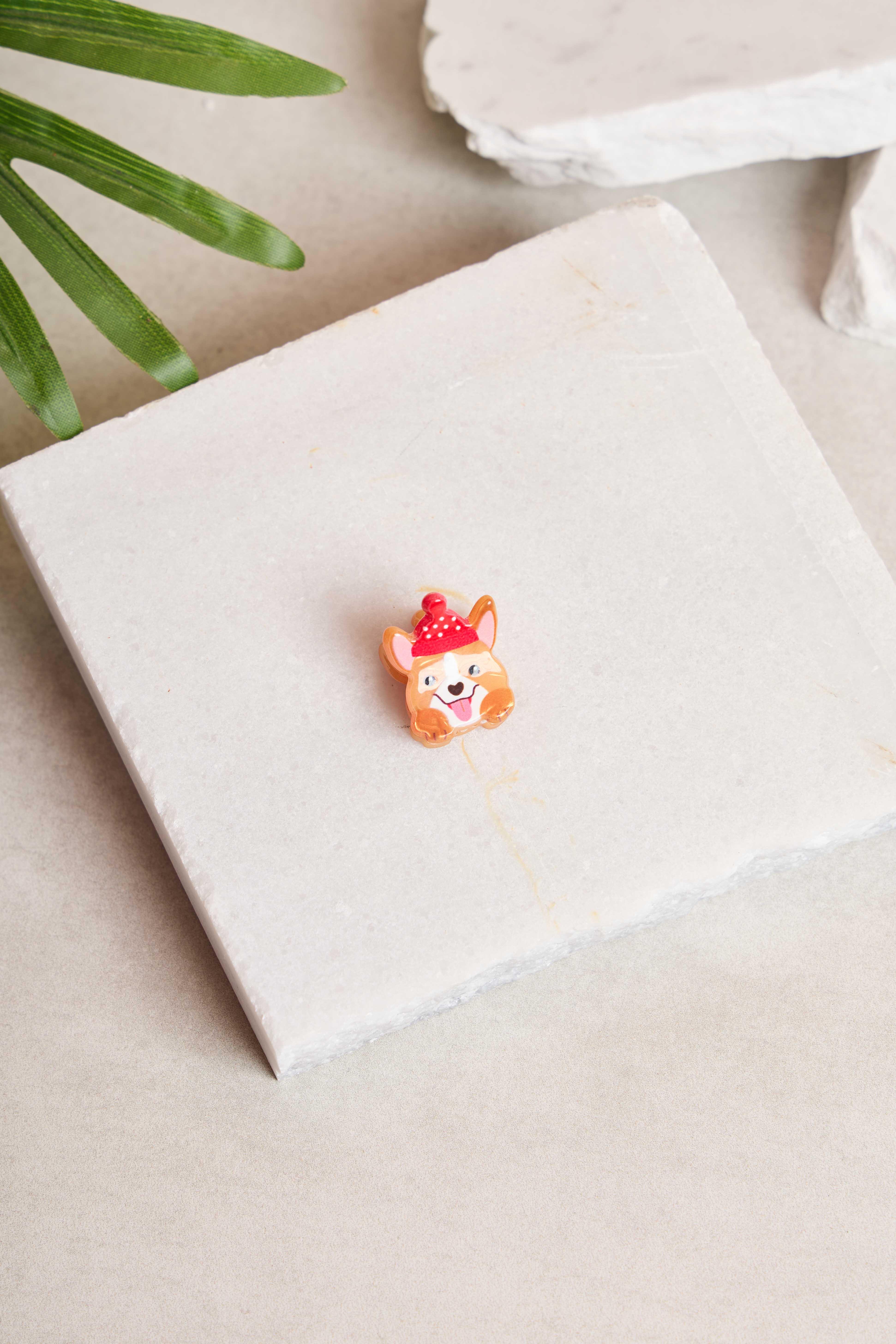 Mini Şapkalı Corgi Kemik Toka
