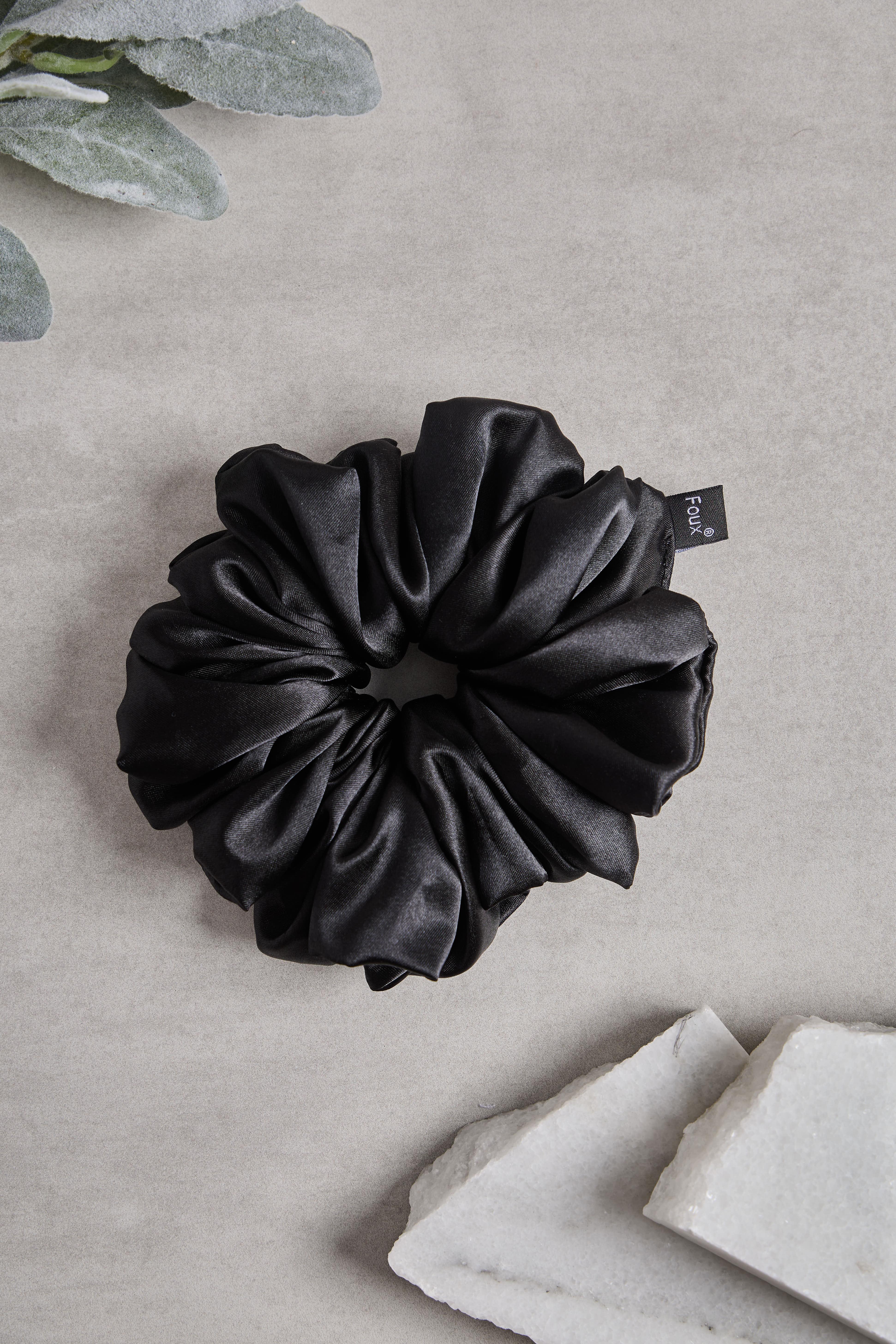 Siyah Bol Büzgülü Sateen Scrunchie