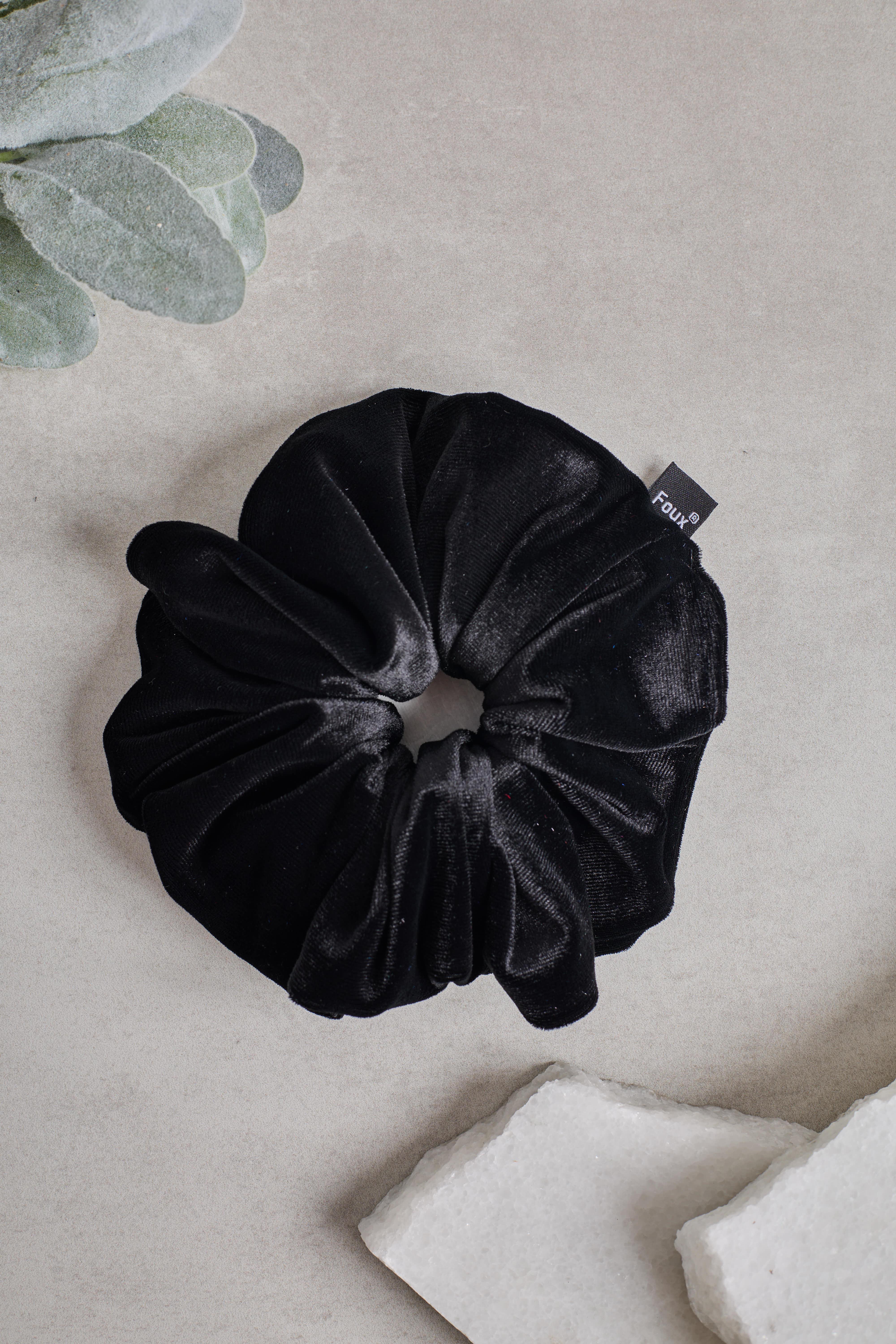 Siyah Kadife Scrunchie