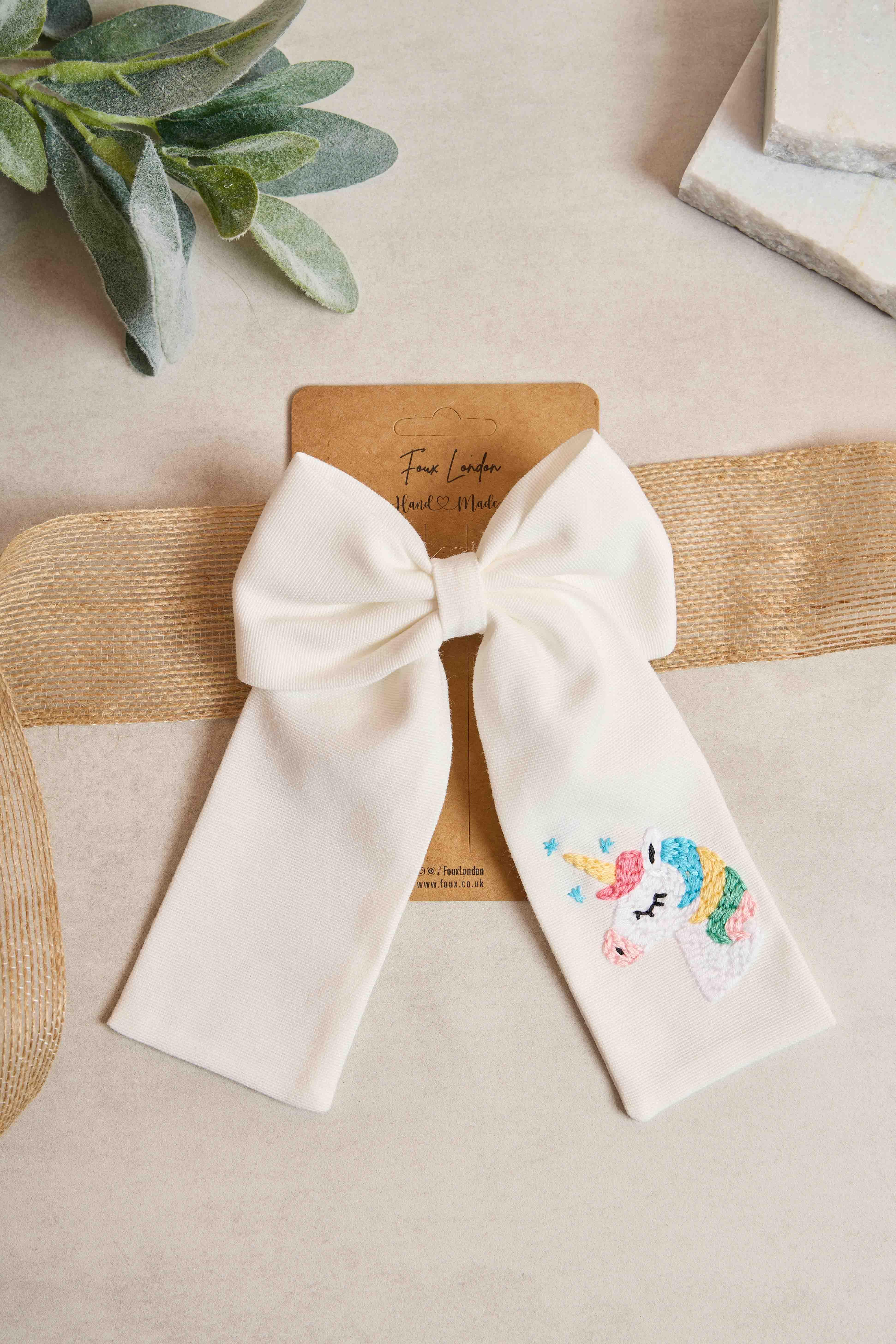 Unicorn İşlemeli Fiyonk Toka