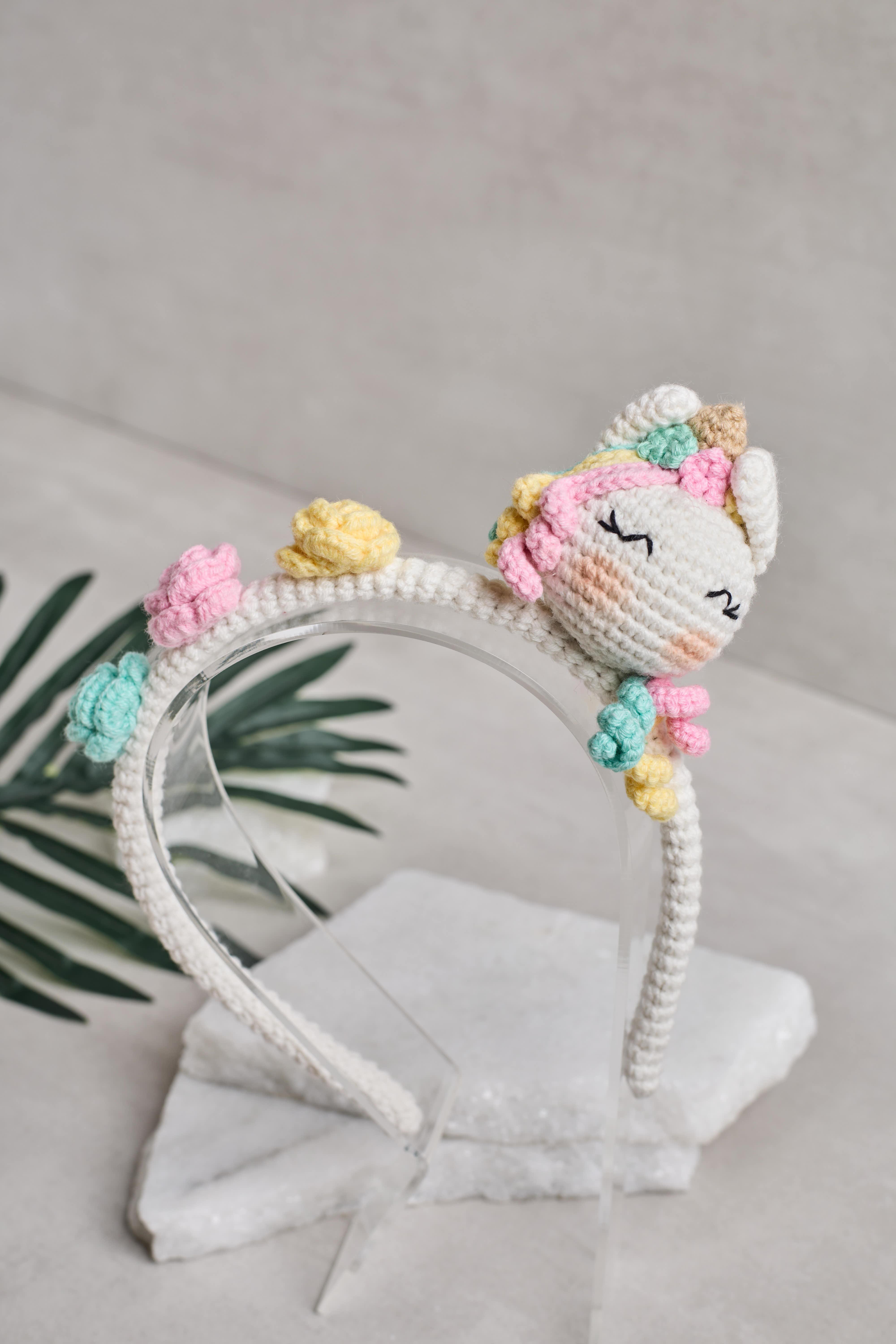 Unicorn Örgü Taç