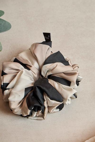 Beige and Black Bol Büzgülü Scrunchie