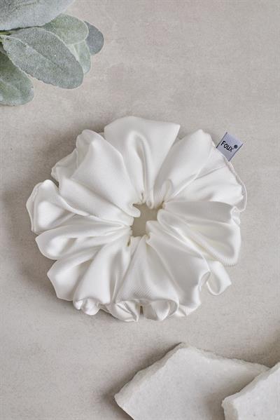 Beyaz Bol Büzgülü Scrunchie