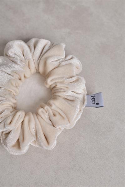 Beyaz Kadife Small Scrunchie