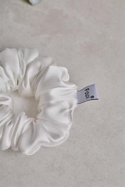 Beyaz Small Scrunchie