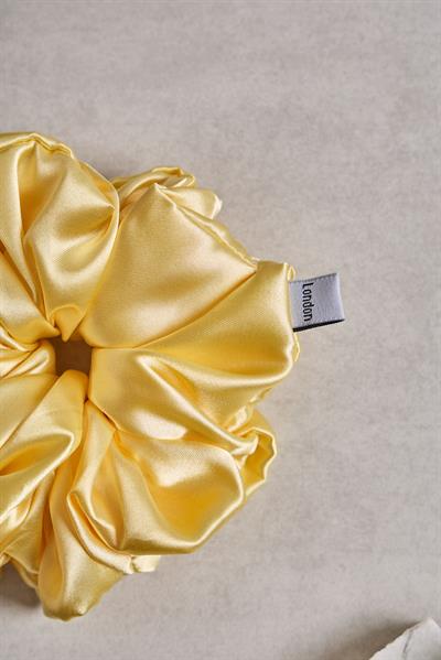 Butter Yellow Bol Büzgülü Sateen Scrunchie