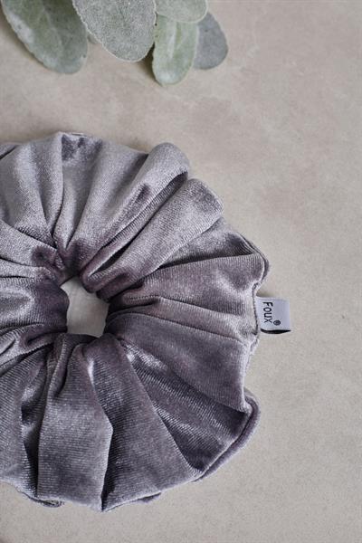 Gri Kadife Scrunchie