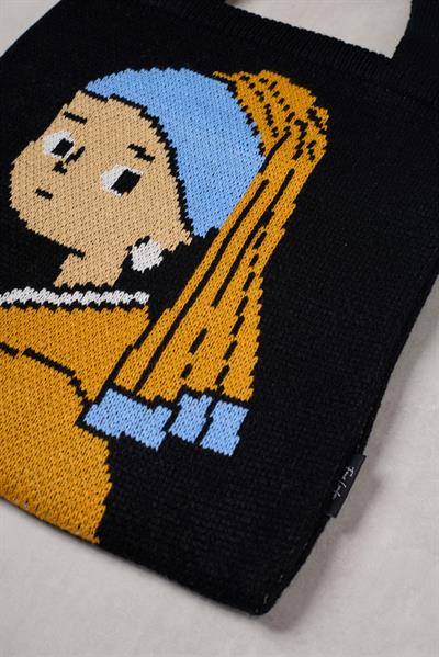 İnci Küpeli Kız Triko Tote Bag