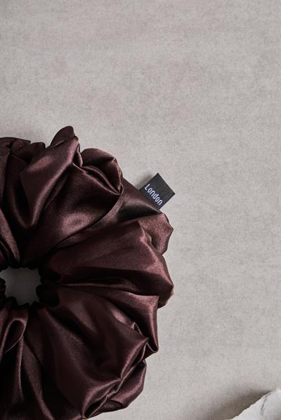 Kahverengi Bol Büzgülü Sateen Scrunchie