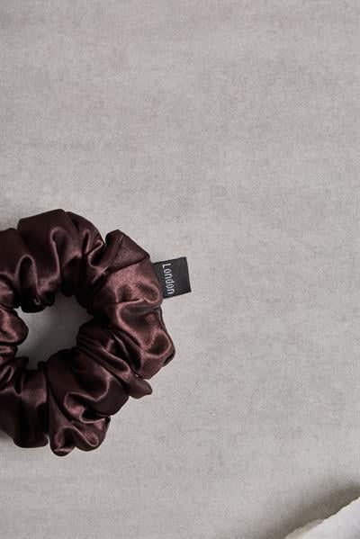 Kahverengi Small Sateen Scrunchie
