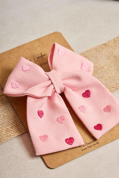 Kalp Nakışlı Pembe Mini Fiyonk Toka