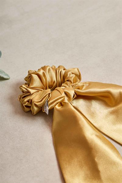 Kuyruklu Gold Scrunchie