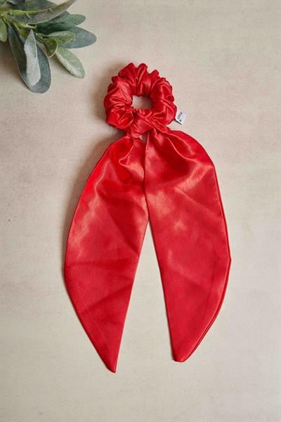 Kuyruklu Kırmızı Scrunchie