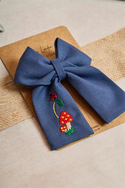 Mantar Nakışlı Lacivert Mini Fiyonk Toka