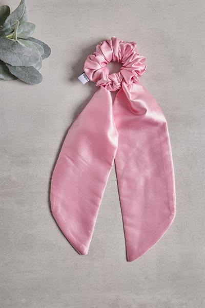Toz Pembe Kuyruklu Sateen Scrunchie