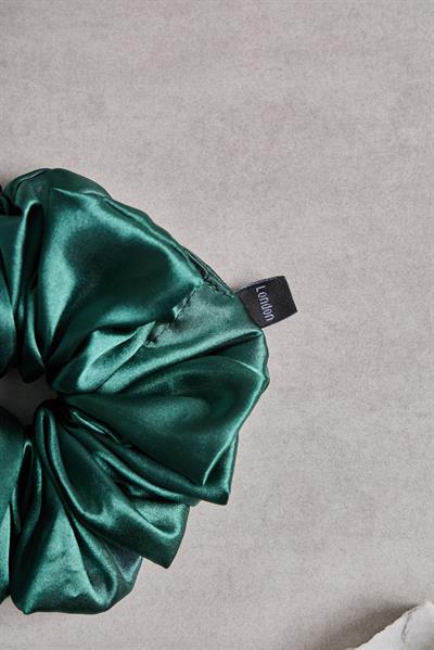 Zümrüt Bol Büzgülü Sateen Scrunchie