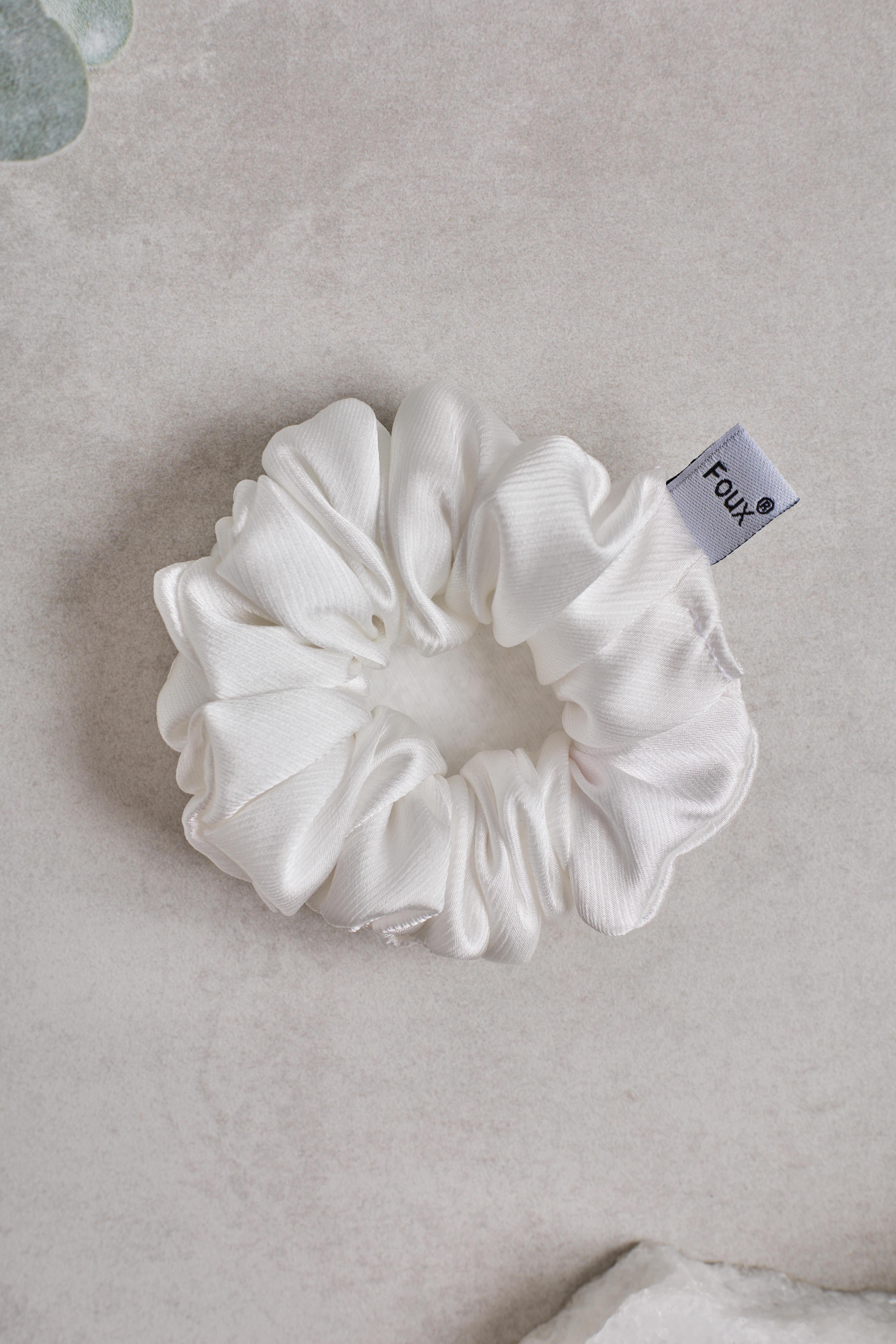 Beyaz Small Scrunchie