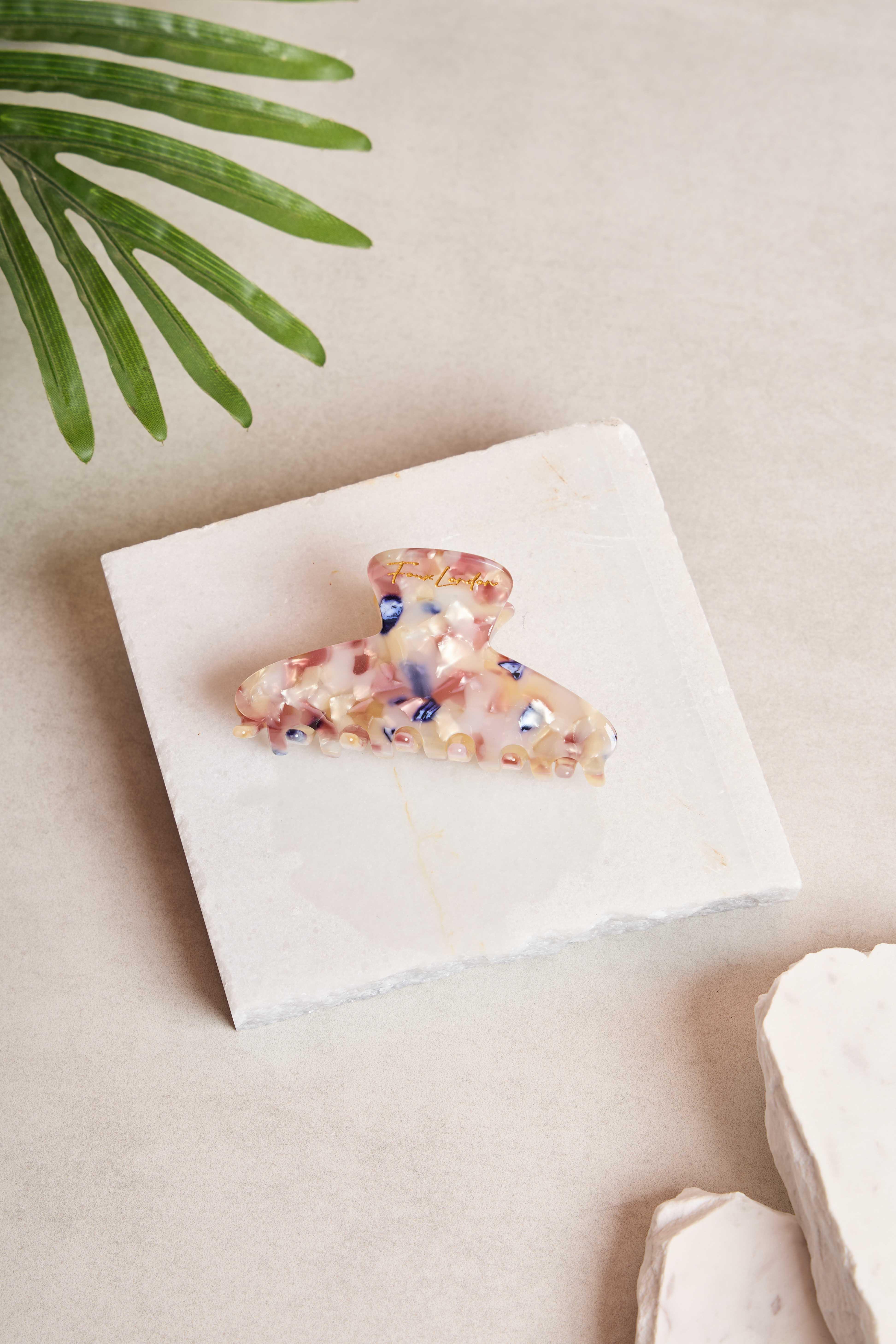 Dora Rose Quartz Cream Kemik Toka