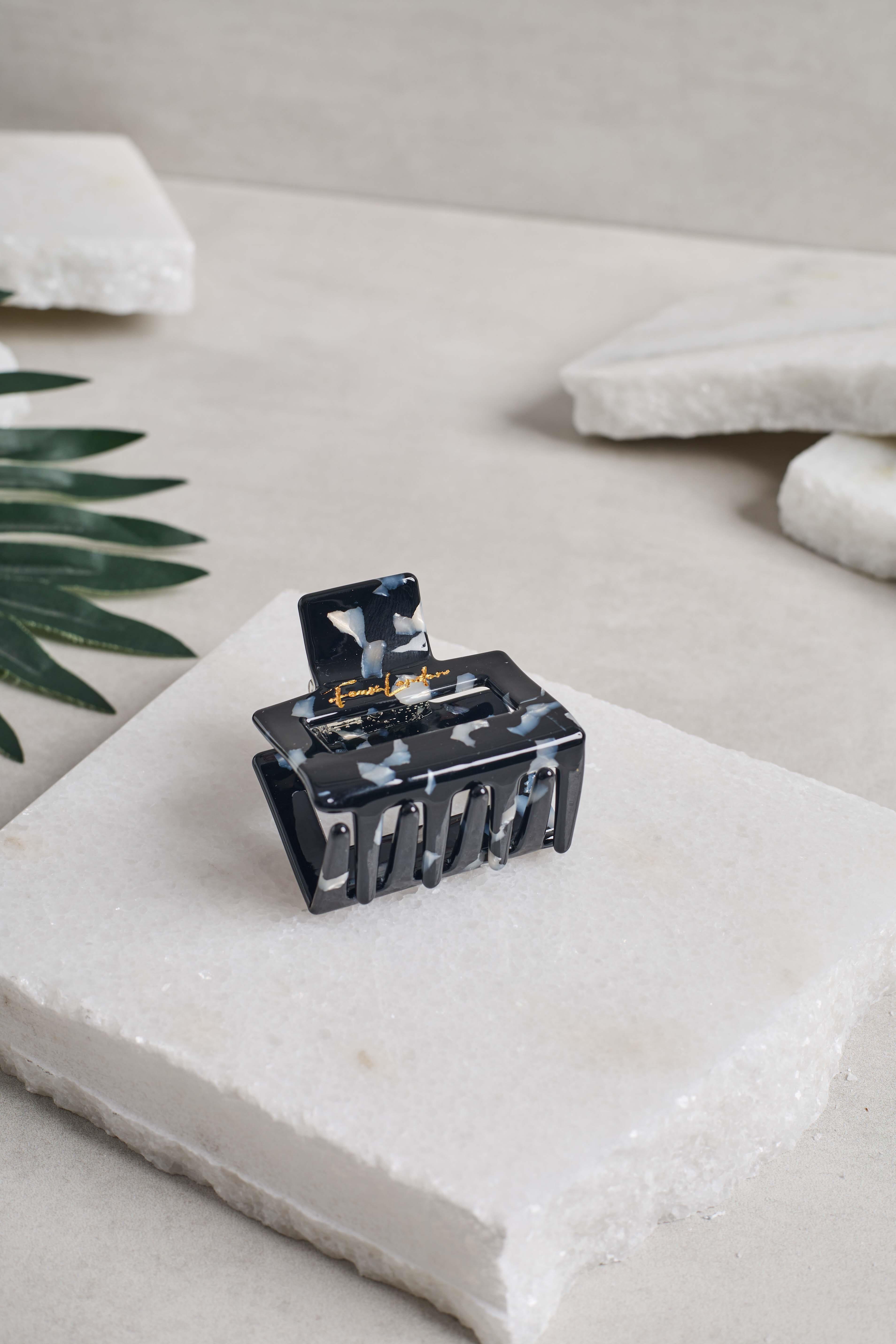 Kare Siyah Kemik Mandal