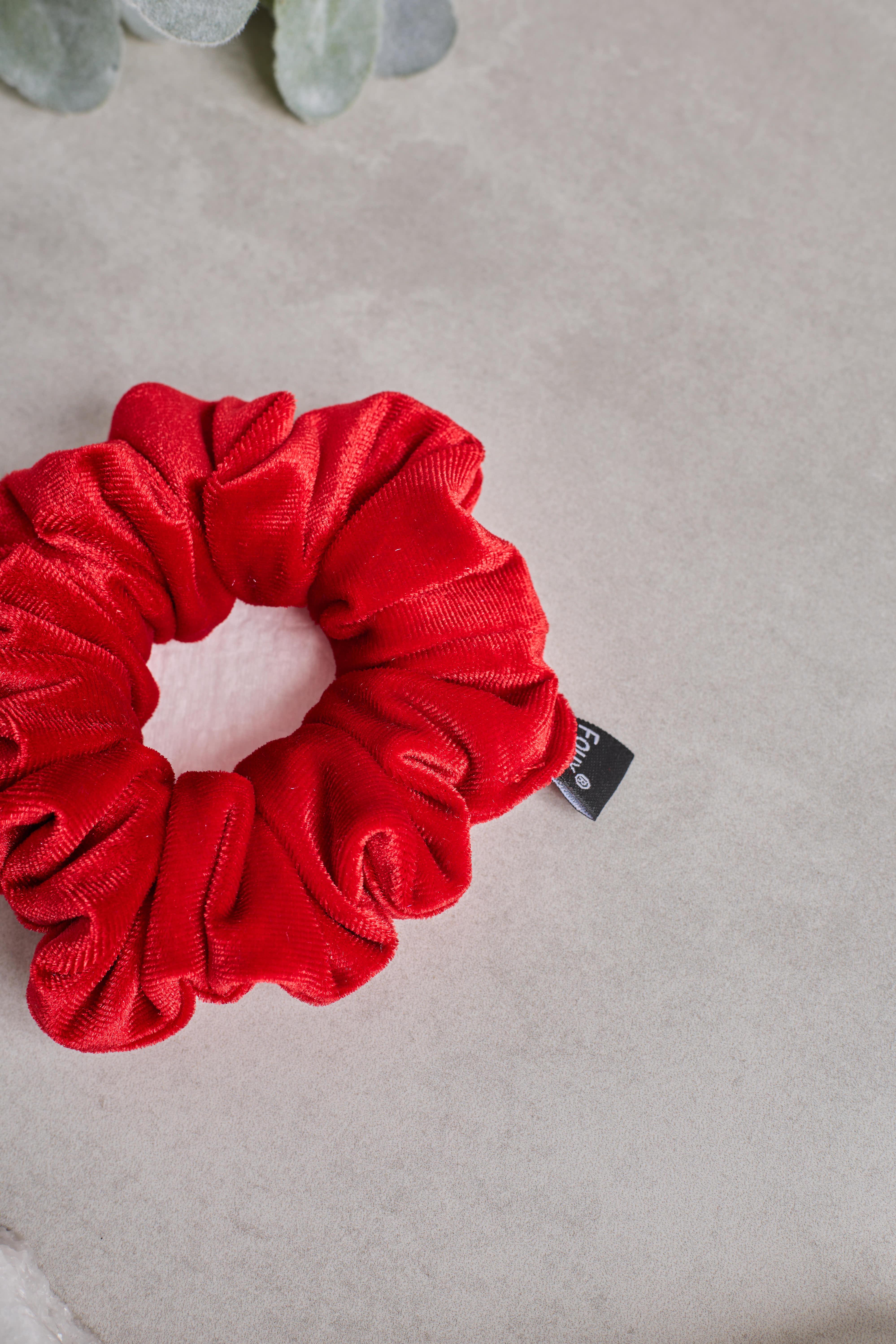 Kırmızı Kadife Small Scrunchie
