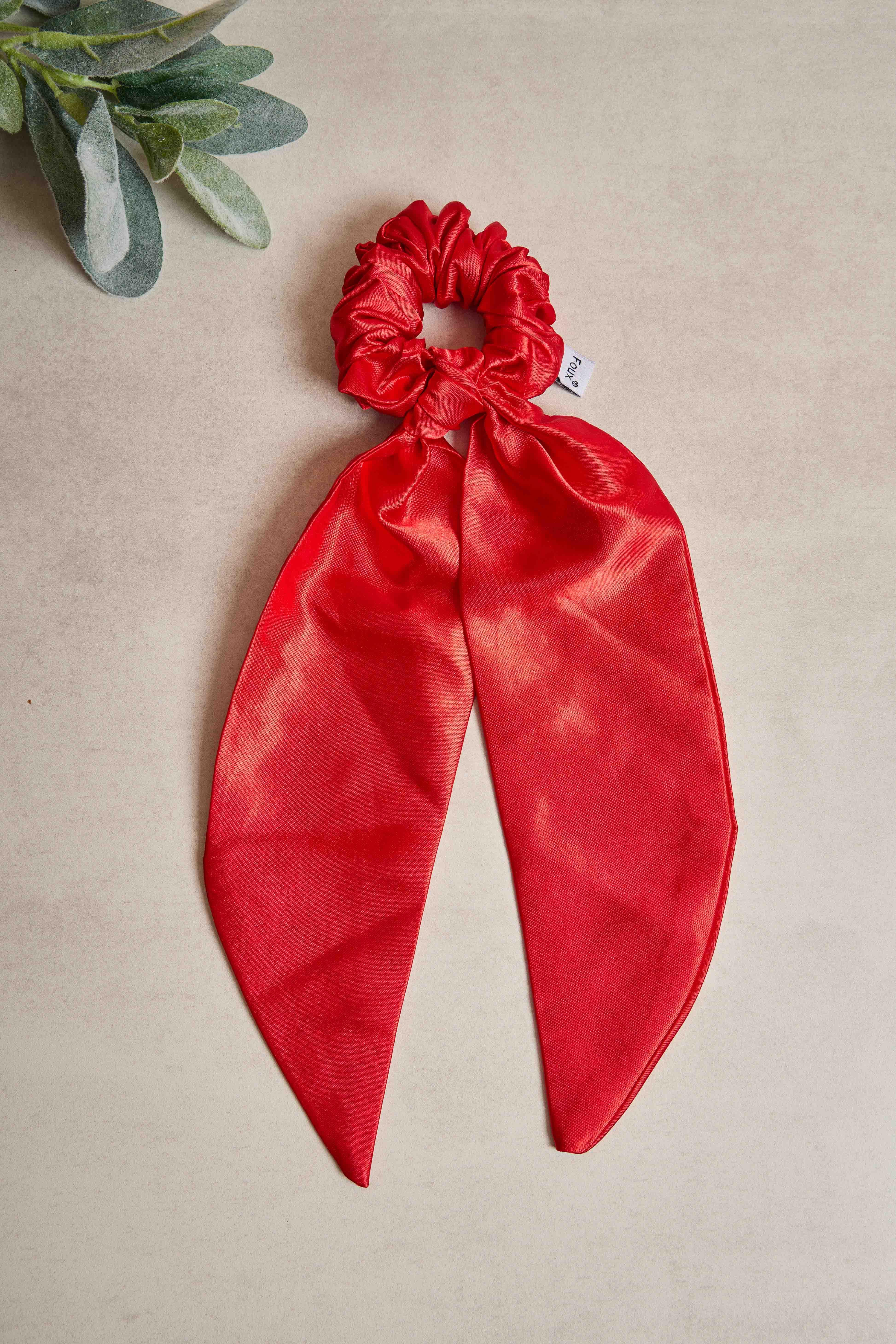 Kuyruklu Kırmızı Scrunchie