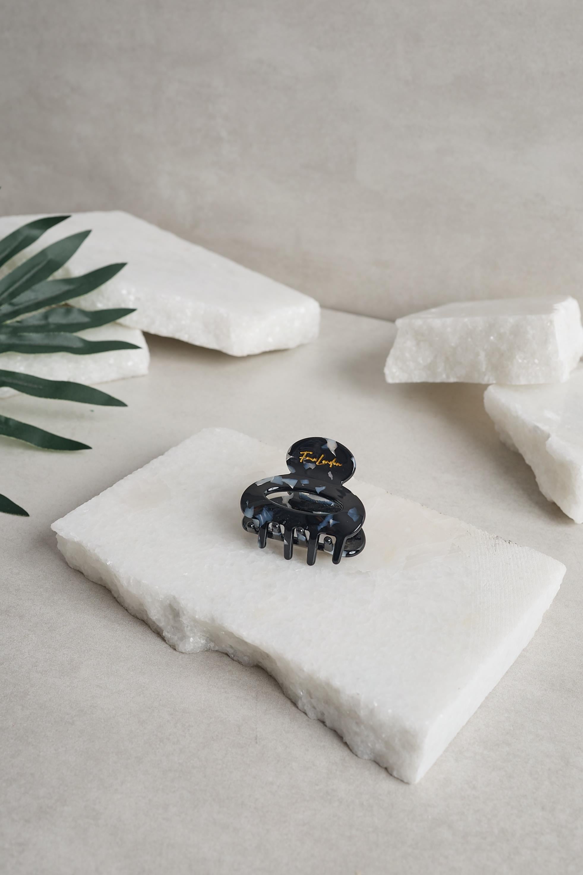 Oval Midi Sİyah Kemik Mandal