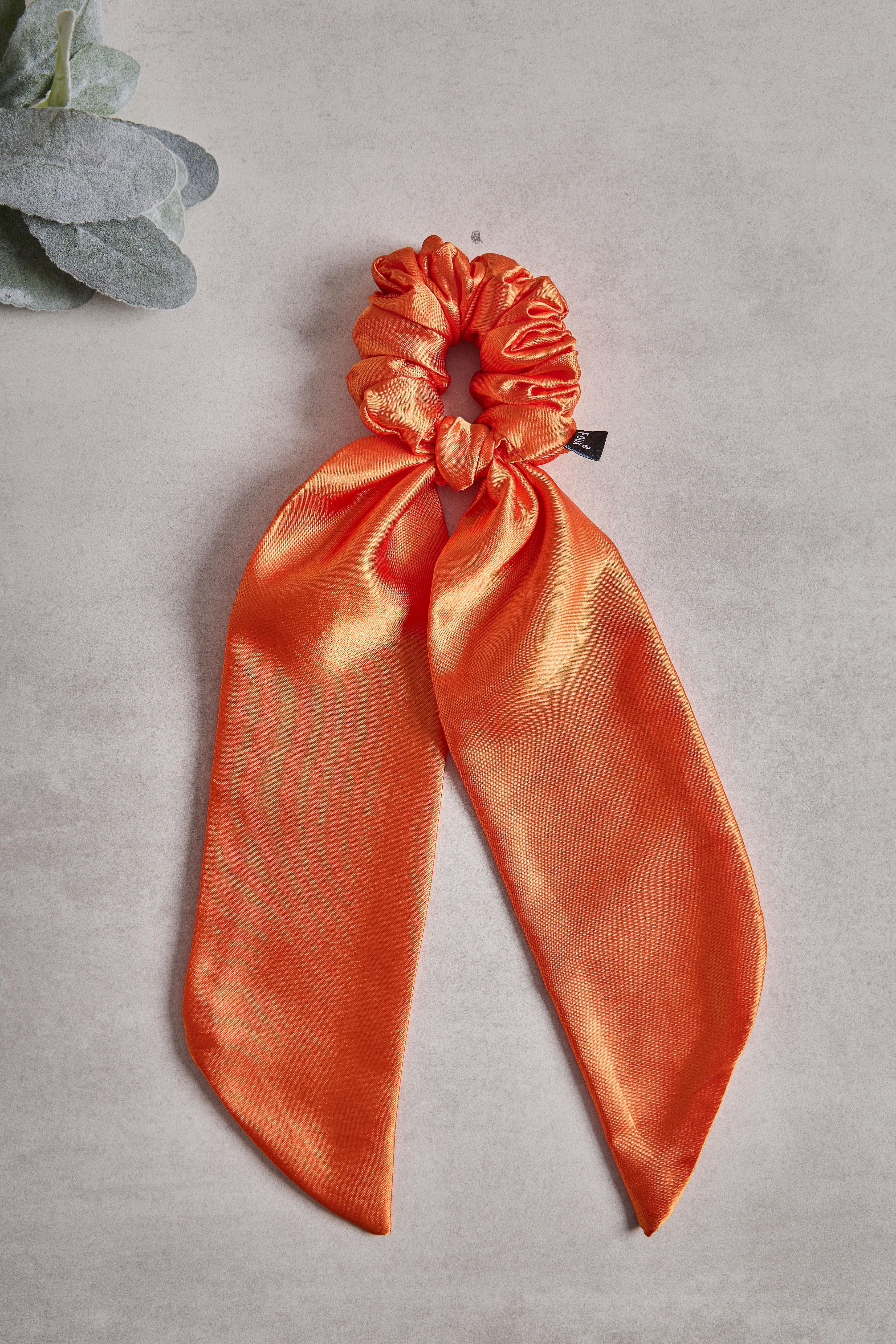 Turuncu Kuyruklu Sateen Scrunchie