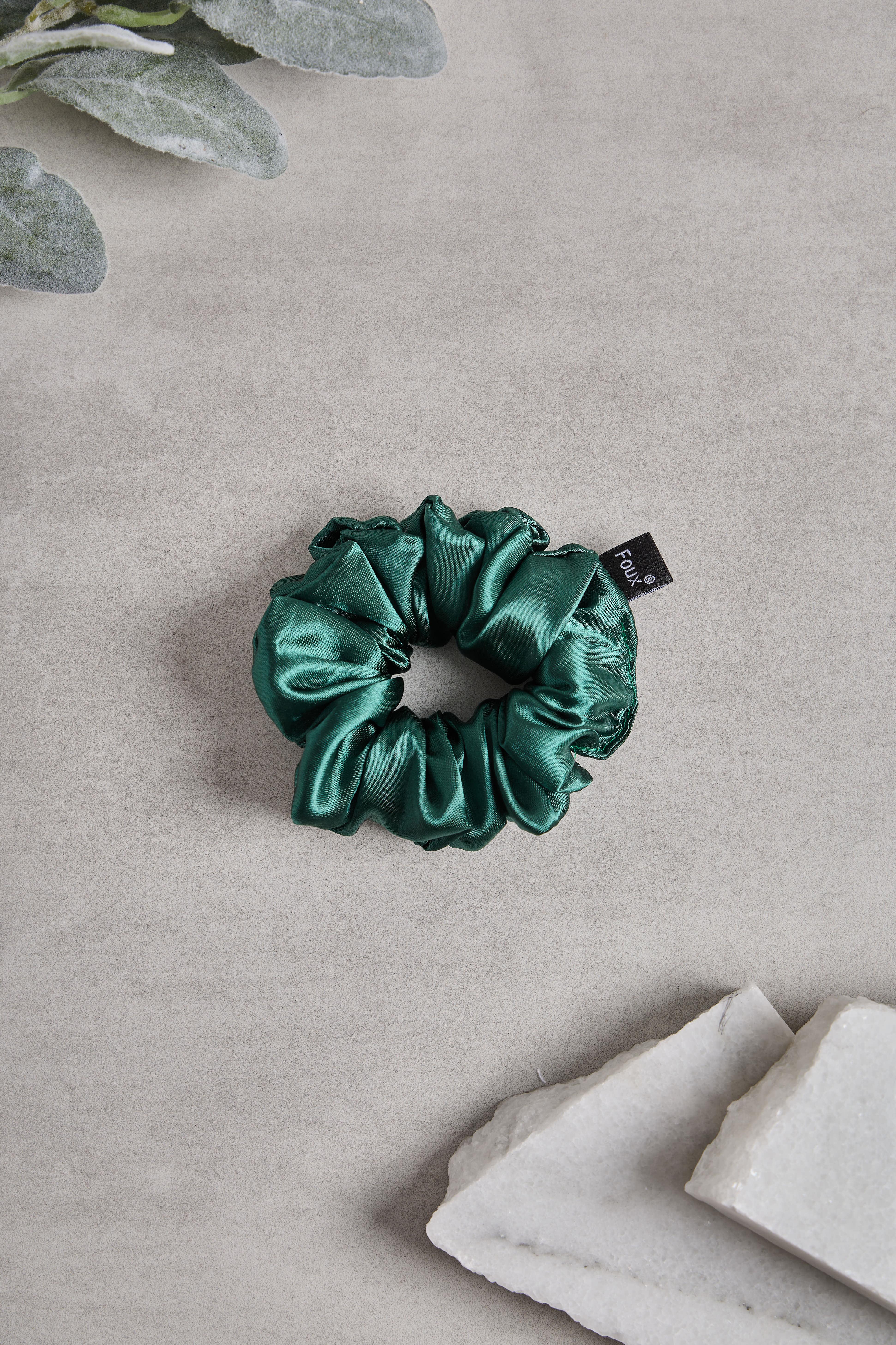 Zümrüt Small Sateen Scrunchie