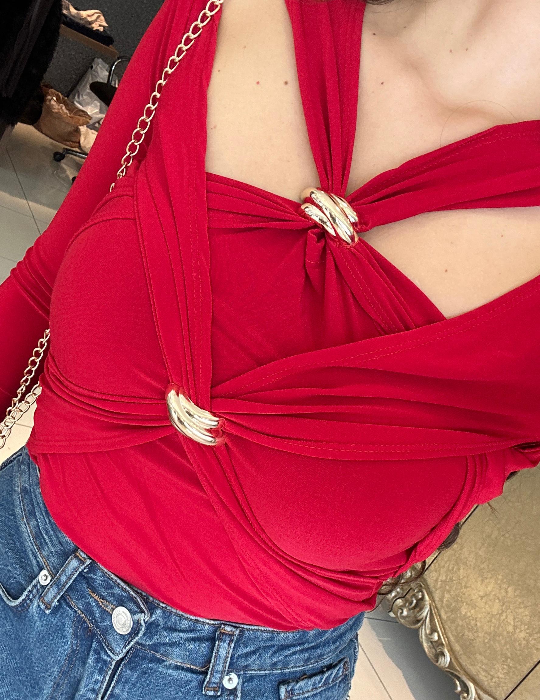 Toka Detaylı Buzzy Kumaş Kırmızı Bluz