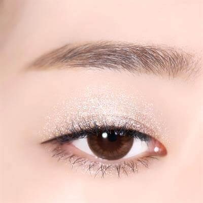 Glitter İçeren Yumuşak Dokulu Işıltılı Stick Göz Farı Drop Eyes Stick Glitz D01 Crystal Glitz 0.7 gr