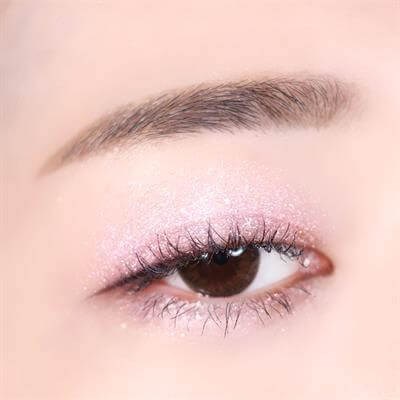 Glitter İçeren Yumuşak Dokulu Işıltılı Stick Göz Farı Drop Eyes Stick Glitz D04 Petal Glitz - 0.7 gr
