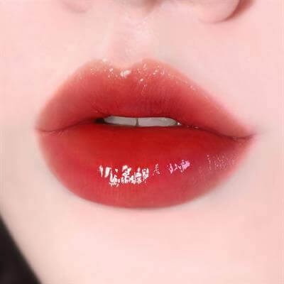 Işıltılı Nemlendirici Yarı Kalıcı Dudak Parlatıcısı Glow Bokki Tint GB04 Spicy Pepper 4.85 gr