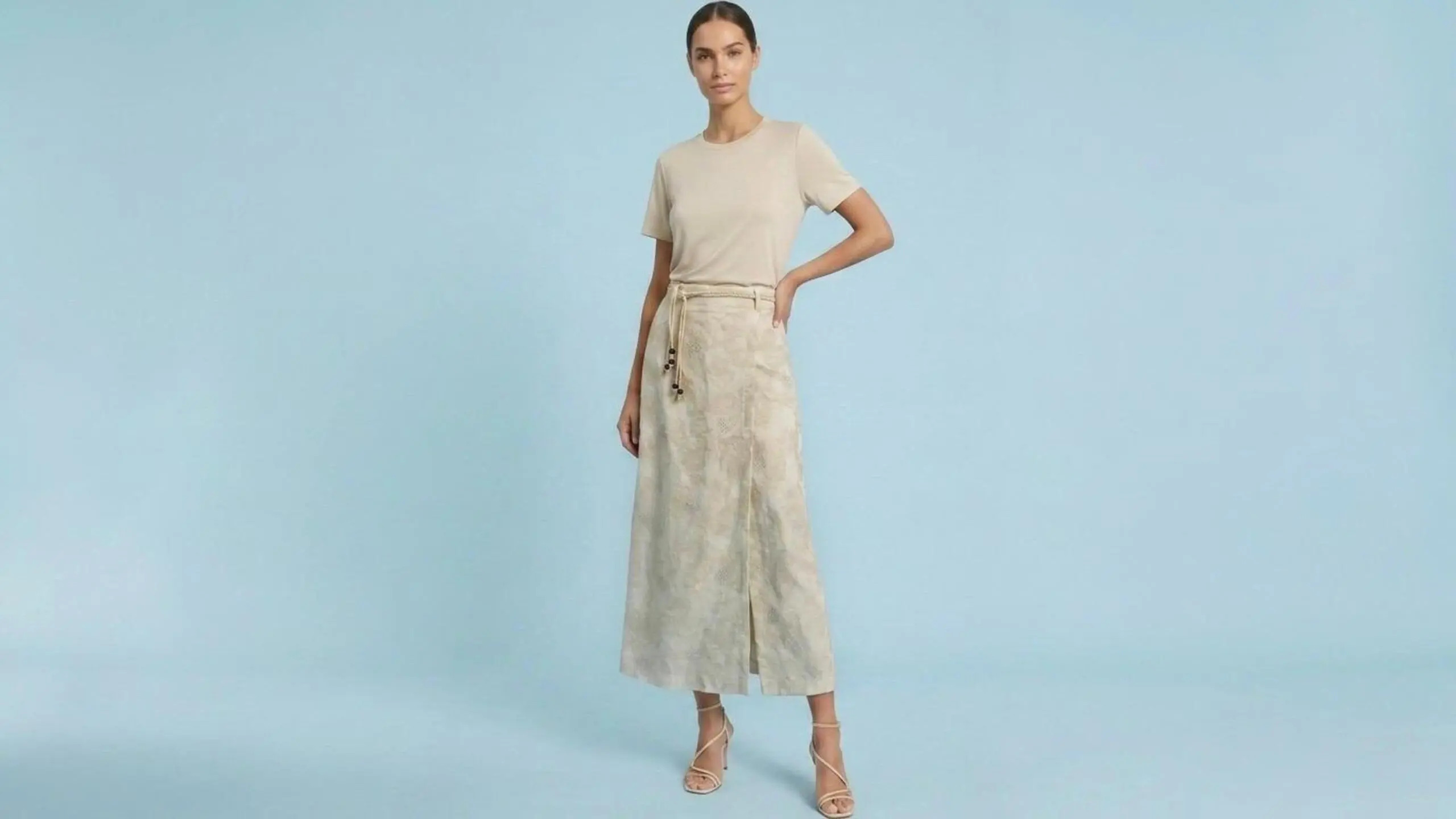 Monokrom Kombin Nasıl Yapılır? 2026'ın Trend Stilini Adım Adım Öğrenin