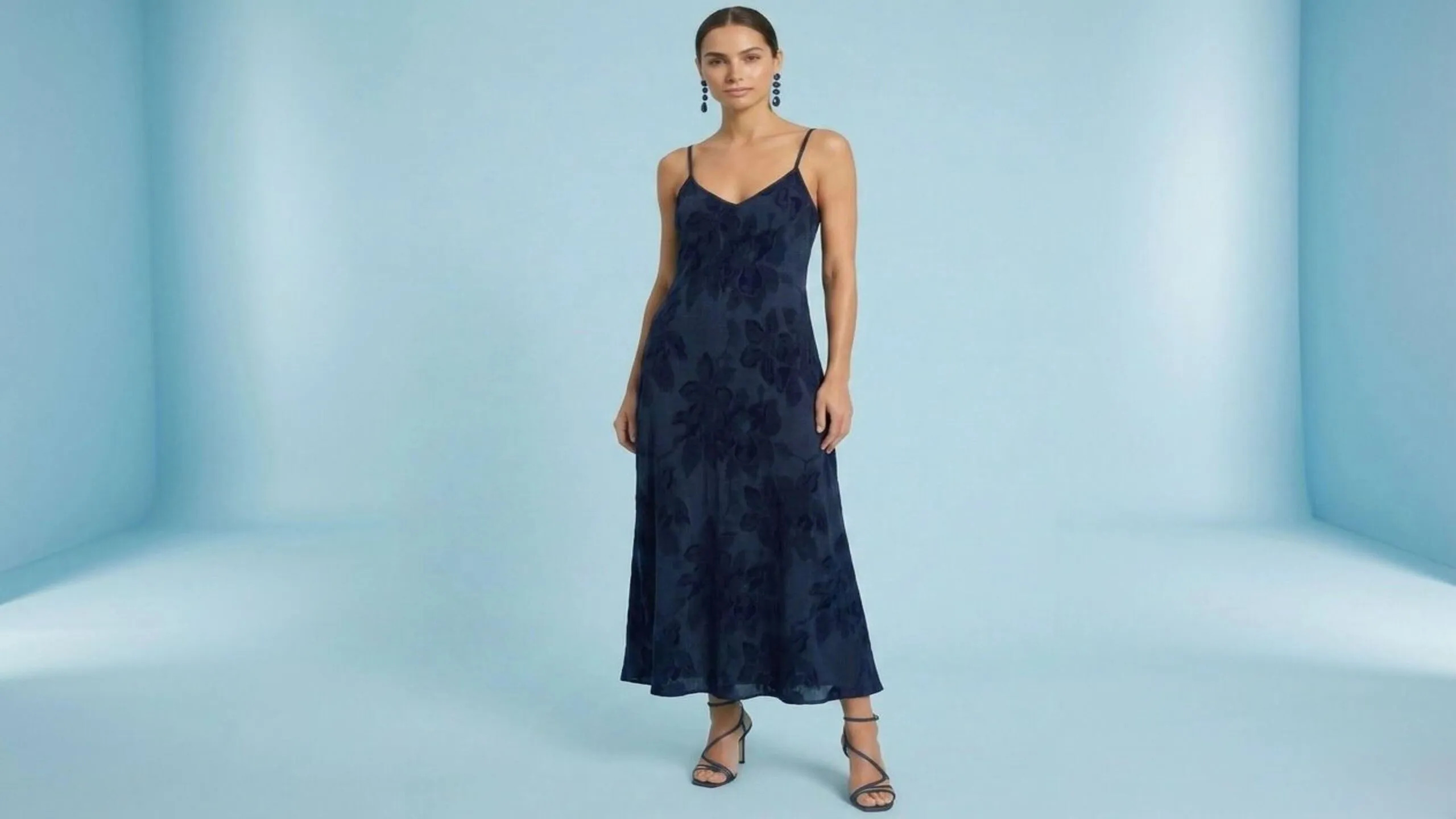 2026 İlkbahar Renkleri: Bu Sezon Gardırobunuza Girmesi Gereken 6 Ton