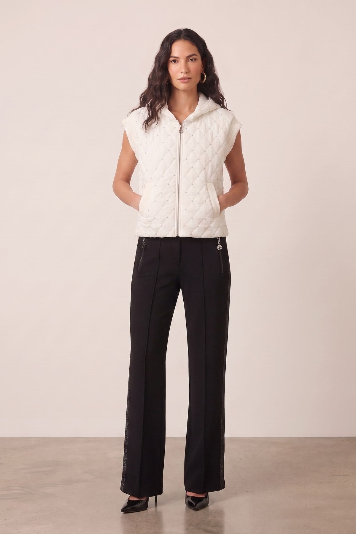 casual-beyaz-kapitoneli-yelek--b028-.jpg