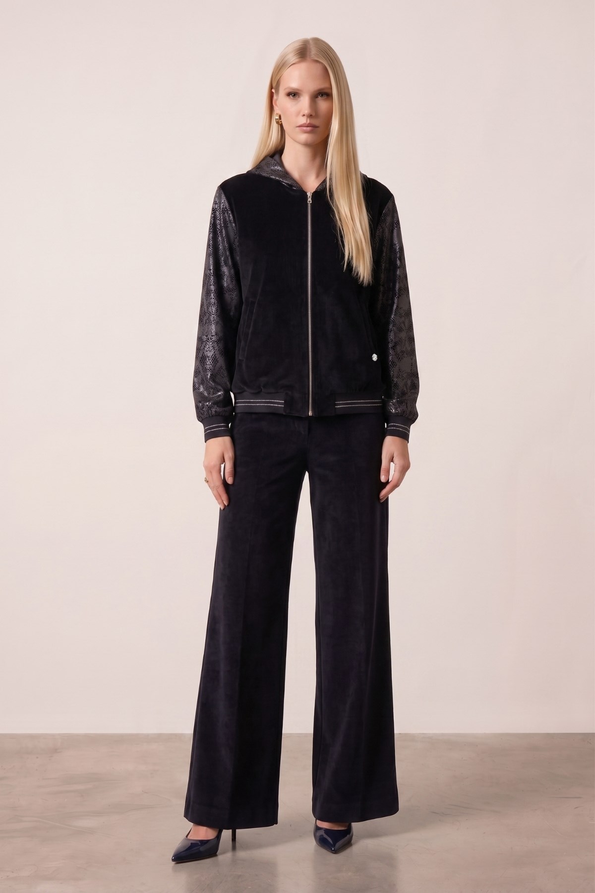 casual-siyah-kadife-pantolon-4de-6b.jpg