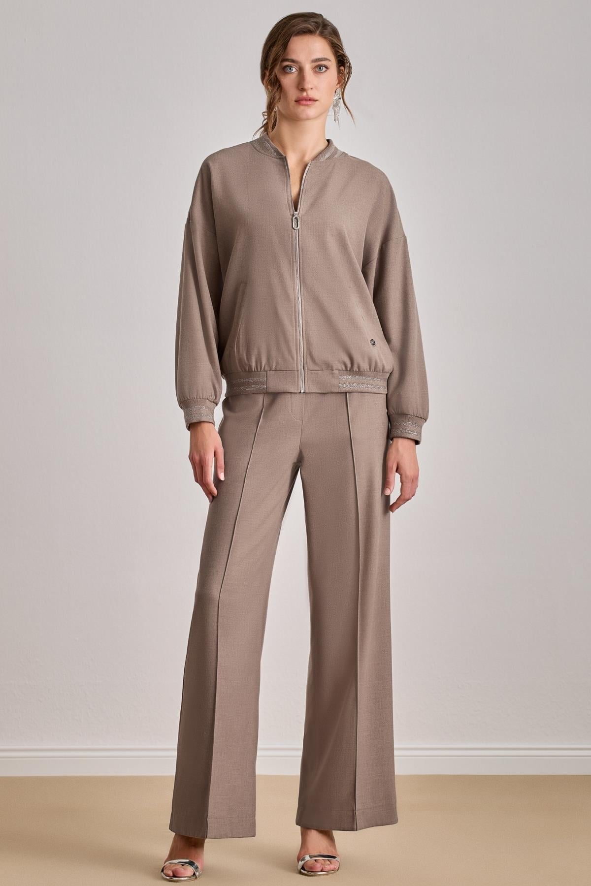 Pocketed Khaki Woven Trousers